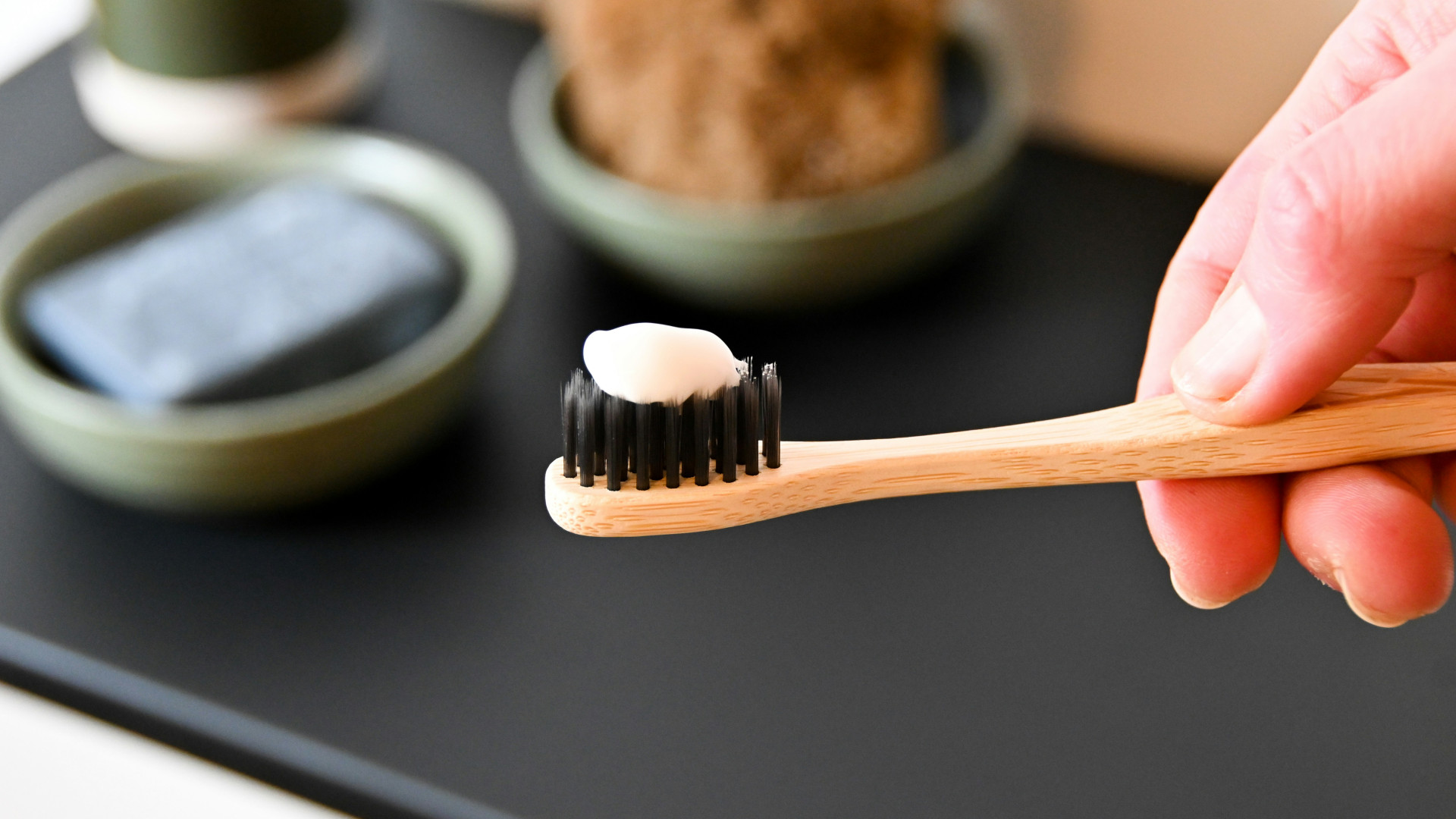 Comment choisir un dentifrice enfant : les critères essentiels